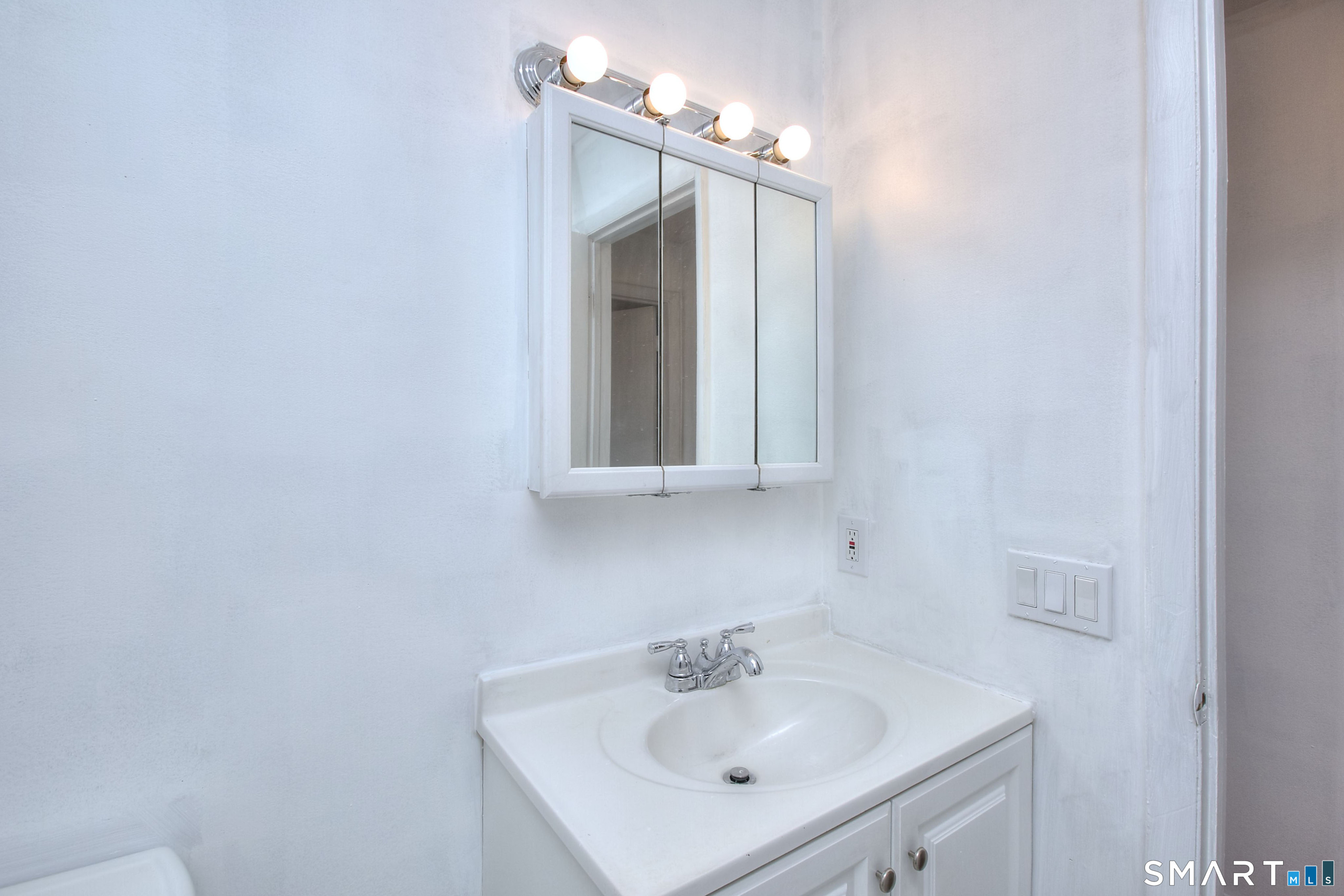 638 Cove Road, Unit 2 Stamford, CT 06902 - Photo 17 of 29