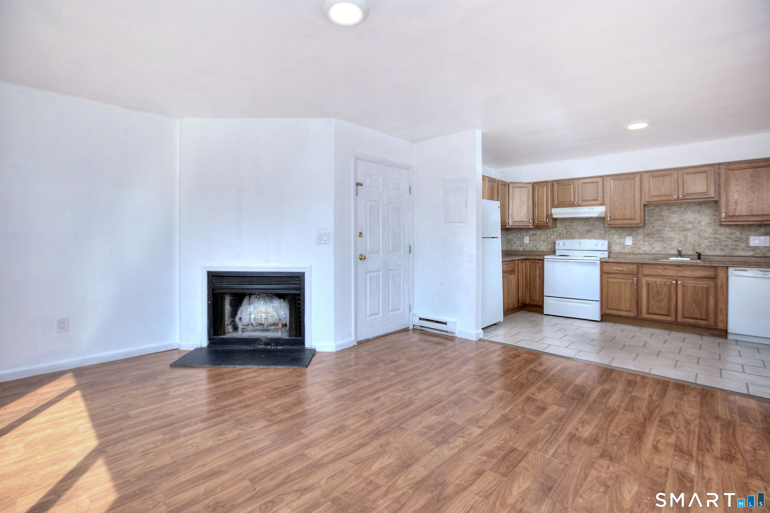 638 Cove Road, Unit 2 Stamford, CT 06902 - Photo 5 of 29