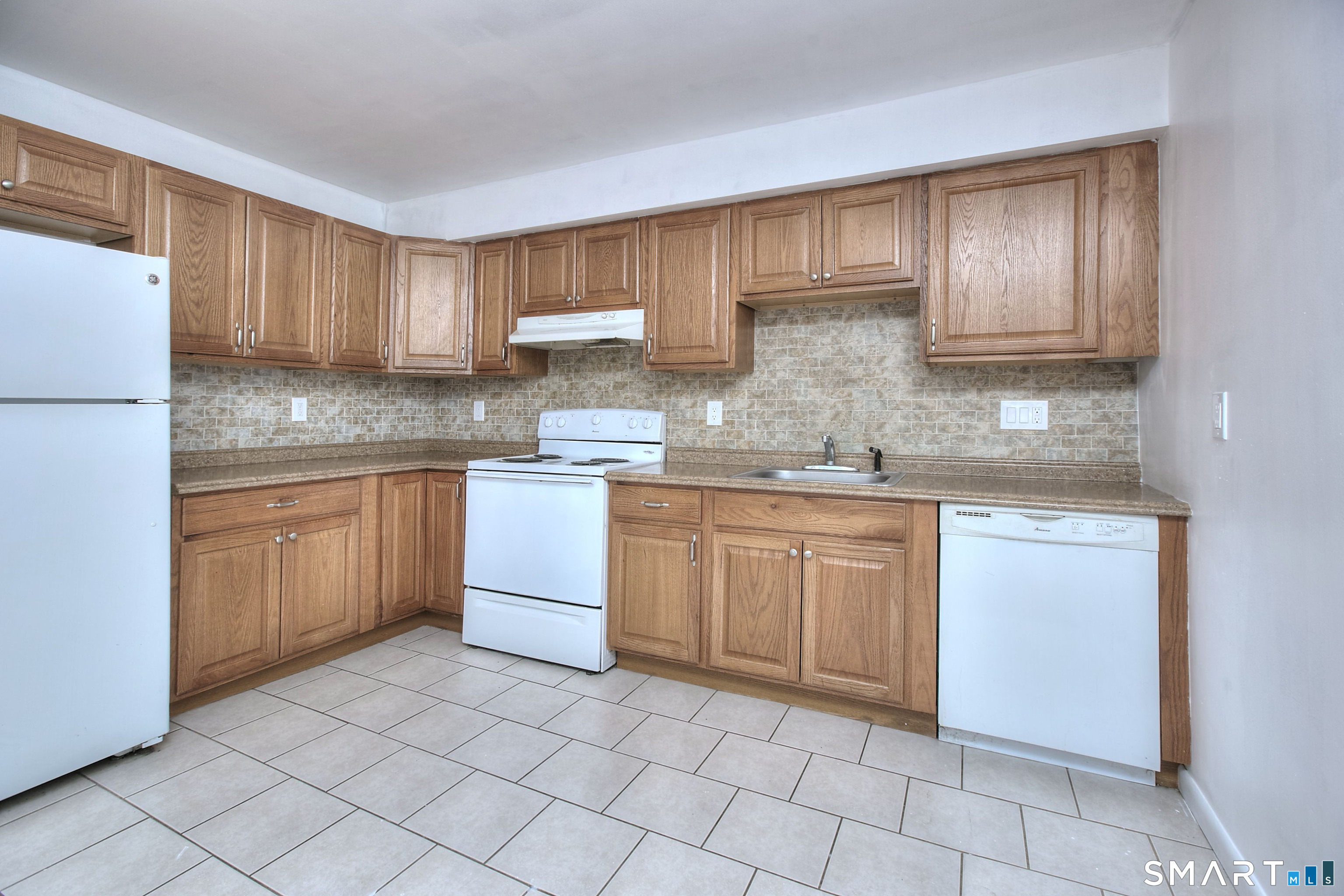 638 Cove Road, Unit 2 Stamford, CT 06902 - Photo 7 of 29