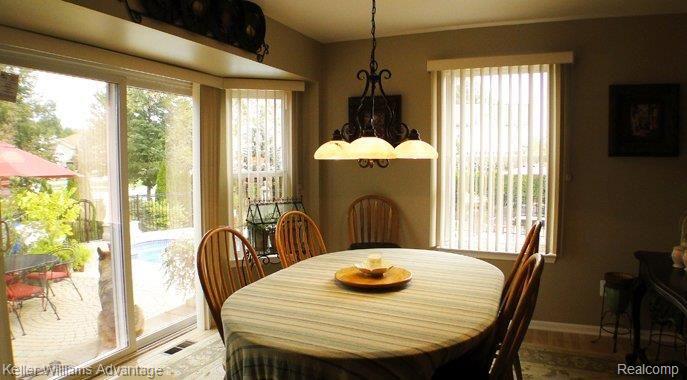46836 Wareham Canton, MI 48187 - Photo 11 of 25 Breakfast Area.jpg