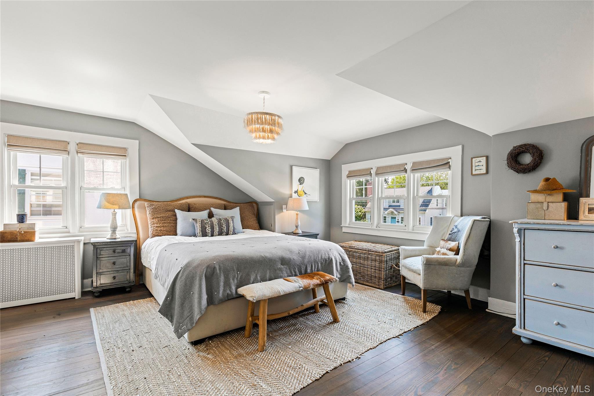 321 Rye Beach Avenue Rye, NY 10580 - Photo 23 of 36 Primary bedroom