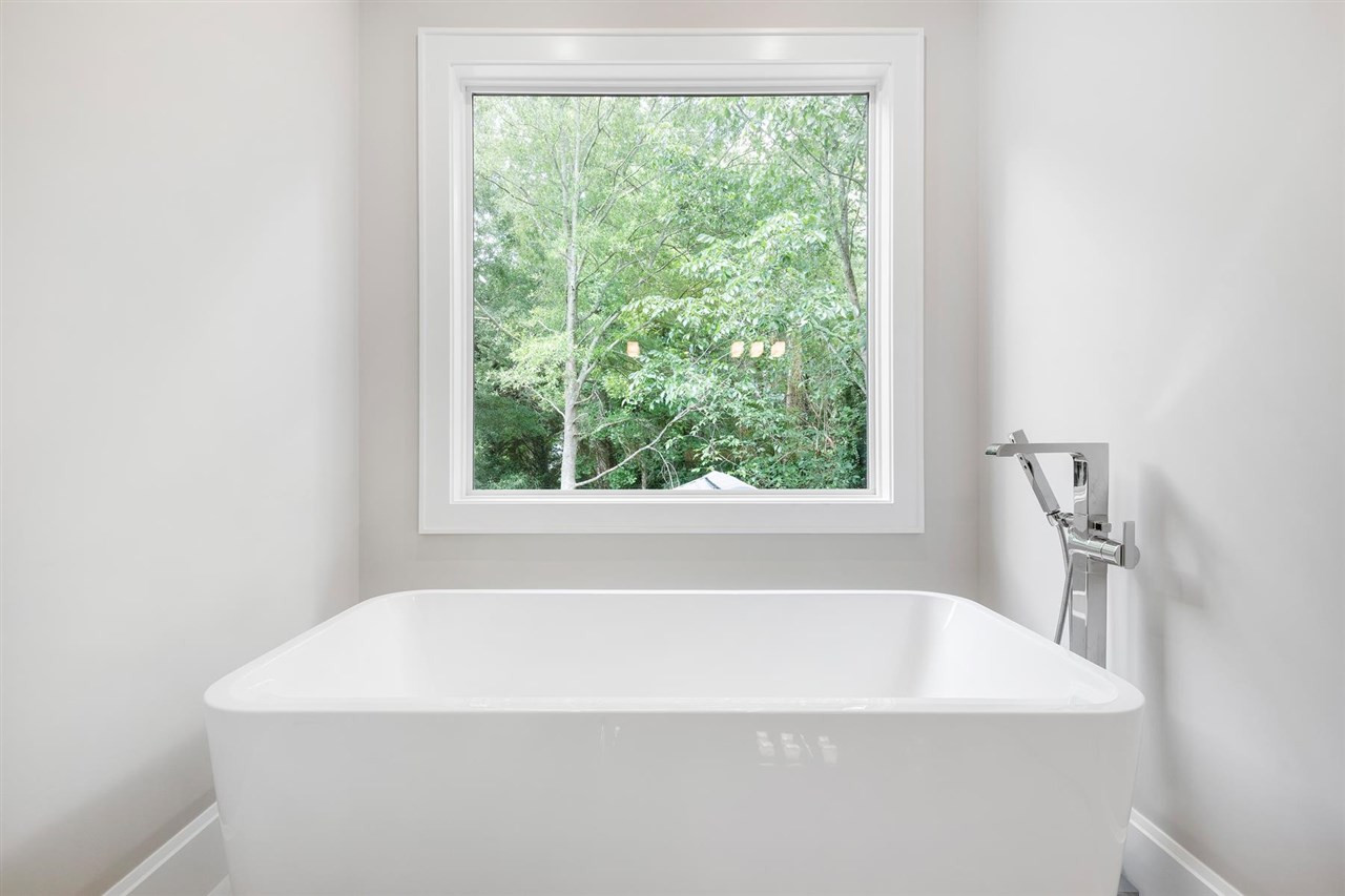 2721 1/2 St Marys Street Raleigh, NC 27609 - Photo 25 of 30 Soaking tub
