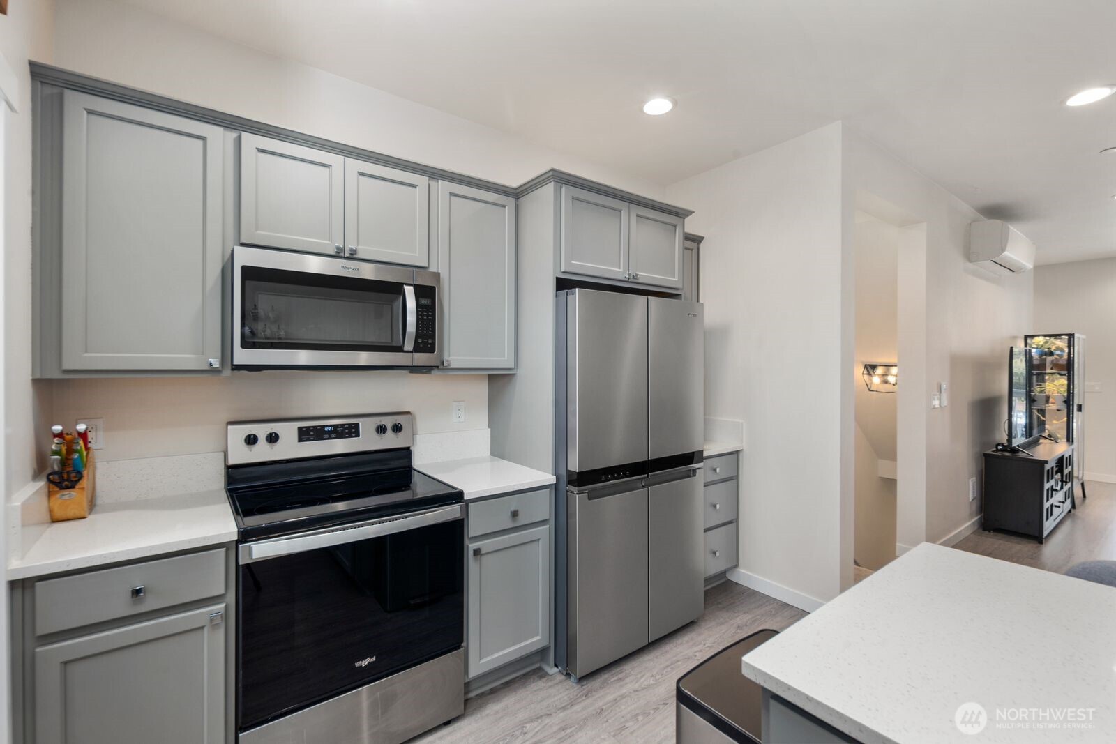 18124 1st Place Southwest Normandy Park, WA 98166 - Photo 12 of 40