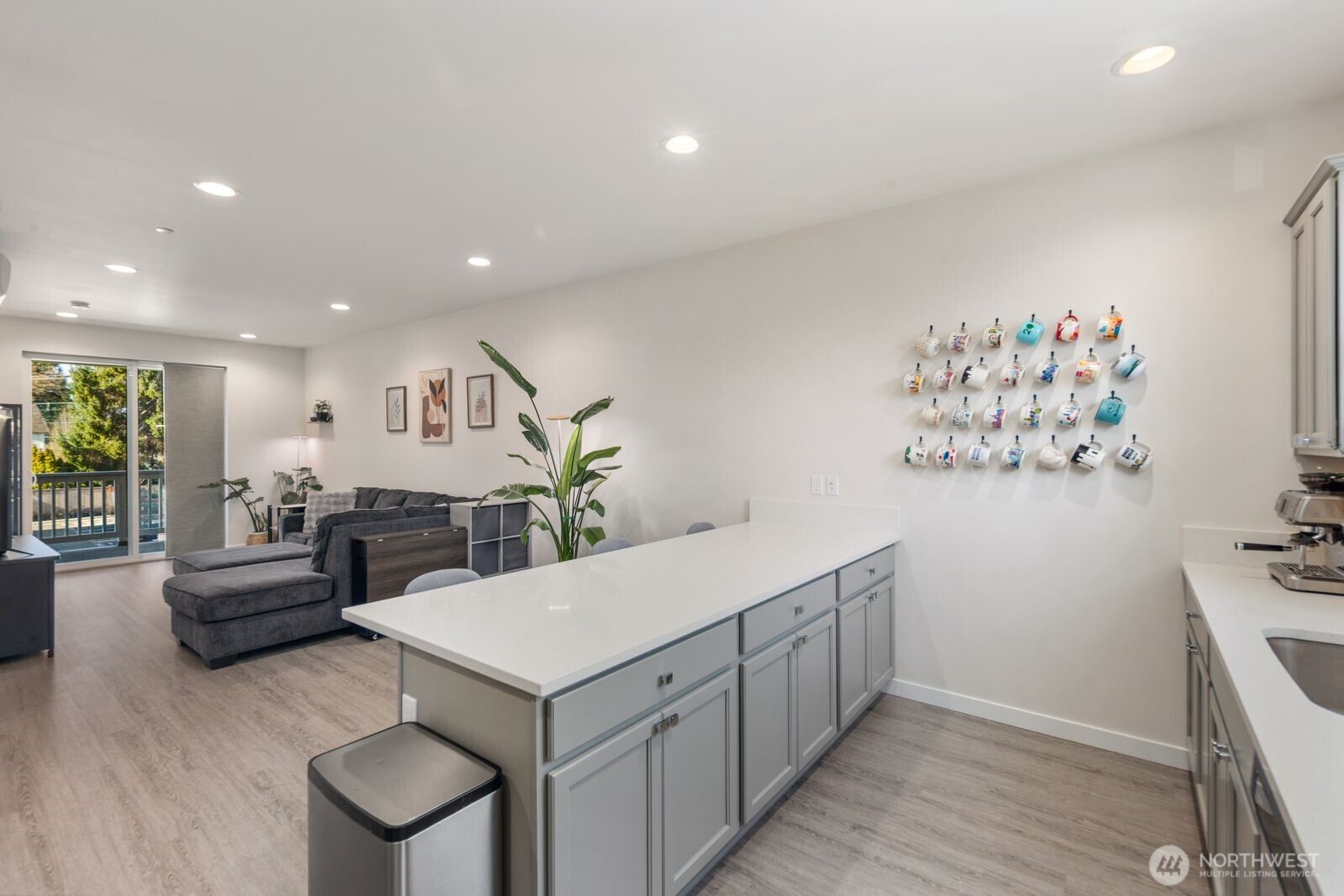 18124 1st Place Southwest Normandy Park, WA 98166 - Photo 13 of 40