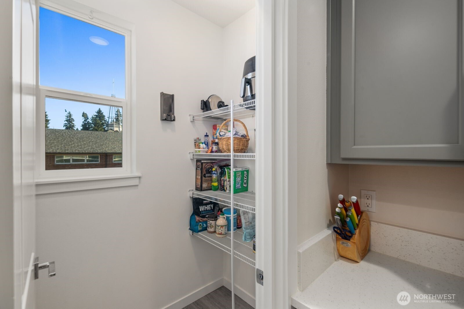 18124 1st Place Southwest Normandy Park, WA 98166 - Photo 10 of 40