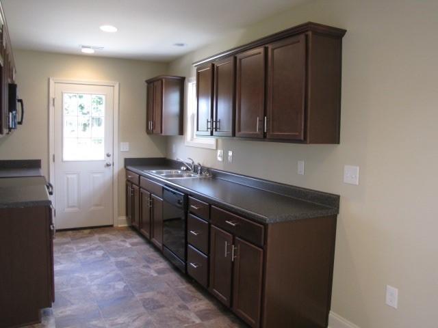 402 Liberty Road Northeast Roanoke, VA 24012 - Photo 19 of 31 3 Appliances