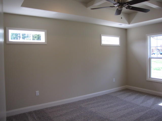 402 Liberty Road Northeast Roanoke, VA 24012 - Photo 22 of 31 Master bedroom