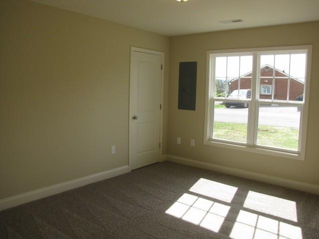 402 Liberty Road Northeast Roanoke, VA 24012 - Photo 28 of 31 2nd bedroom