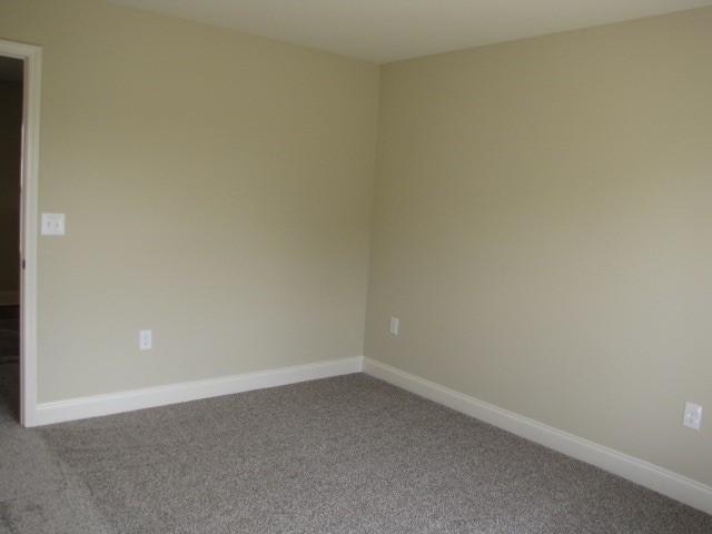 402 Liberty Road Northeast Roanoke, VA 24012 - Photo 29 of 31 2nd bedroom