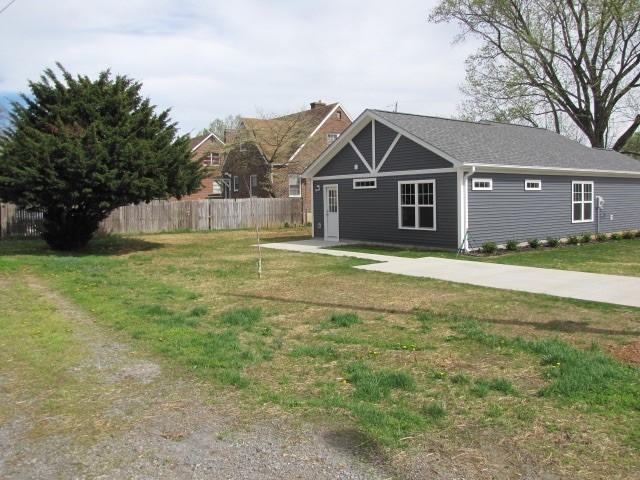 402 Liberty Road Northeast Roanoke, VA 24012 - Photo 10 of 31 Rear lot area