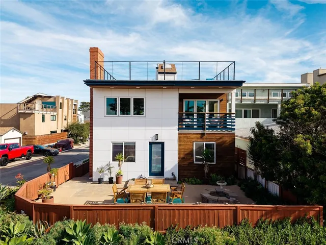 $2,590,000 | 3124 Ocean Drive, Oxnard, CA 93035