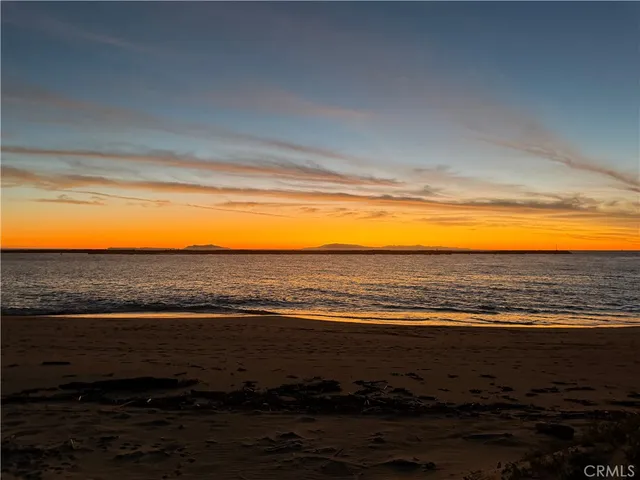 $2,590,000 | 3124 Ocean Drive, Oxnard, CA 93035