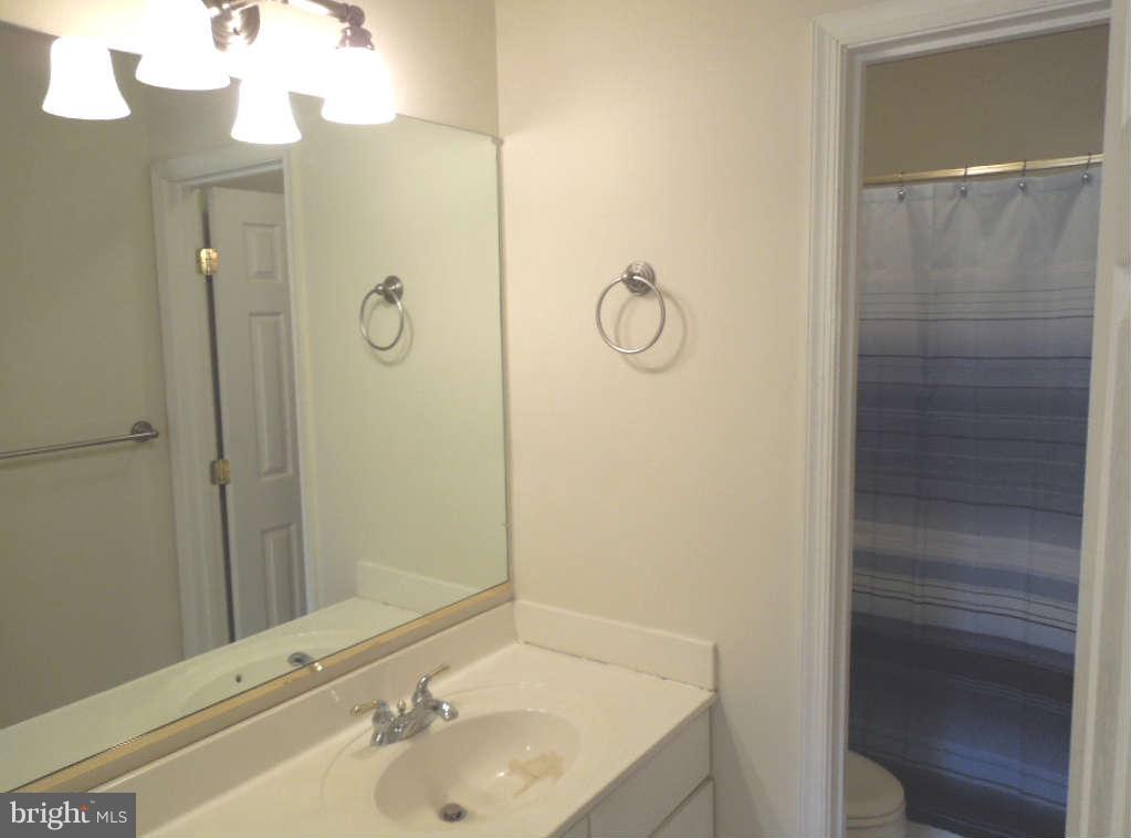 5 Roundridge Road Lutherville-Timonium, MD 21093 - Photo 14 of 16 Bath