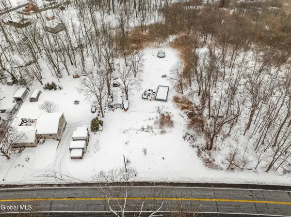 $100,000 | 983 River Road, Bethlehem, NY 12158