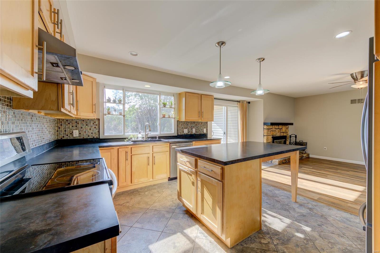 714 Green Ridge Lane St. Peters, MO 63376 - Photo 6 of 25 Gallery Image 6