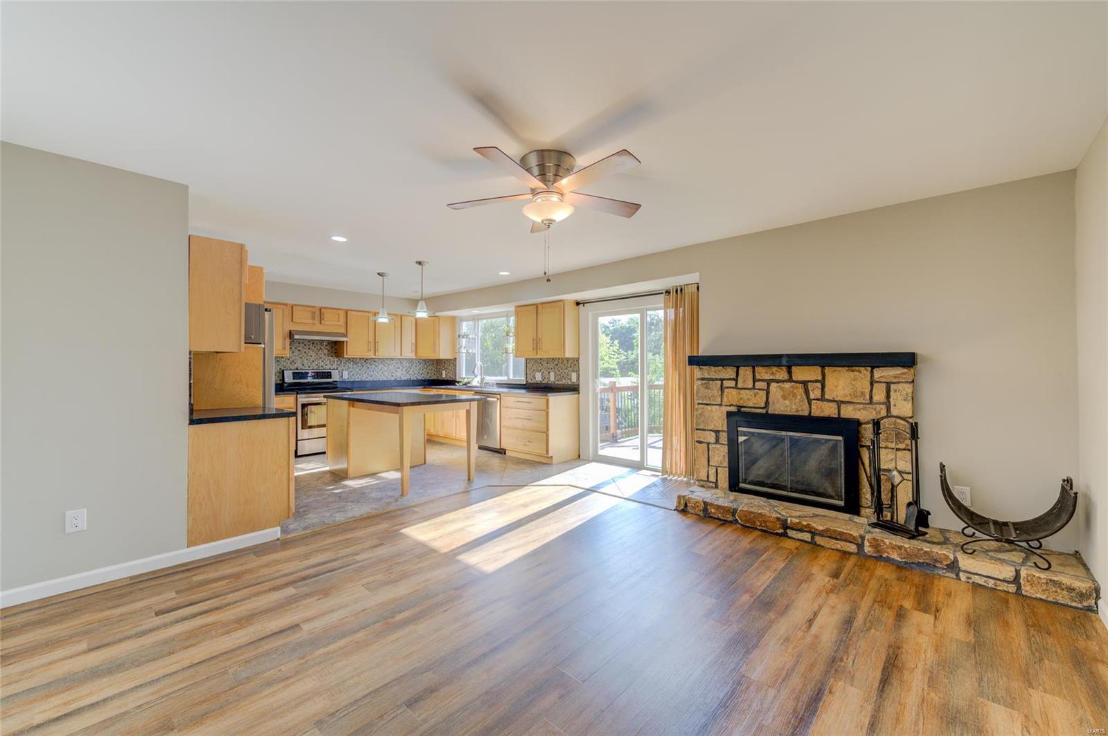714 Green Ridge Lane St. Peters, MO 63376 - Photo 8 of 25 Gallery Image 8