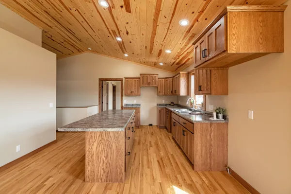 $451,900 | 205 Pheasant Run, Rollingstone, MN 55969