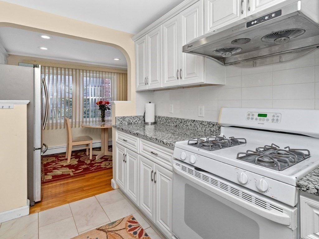 6 Virginia Road Waltham, MA 02453 - Photo 7 of 39