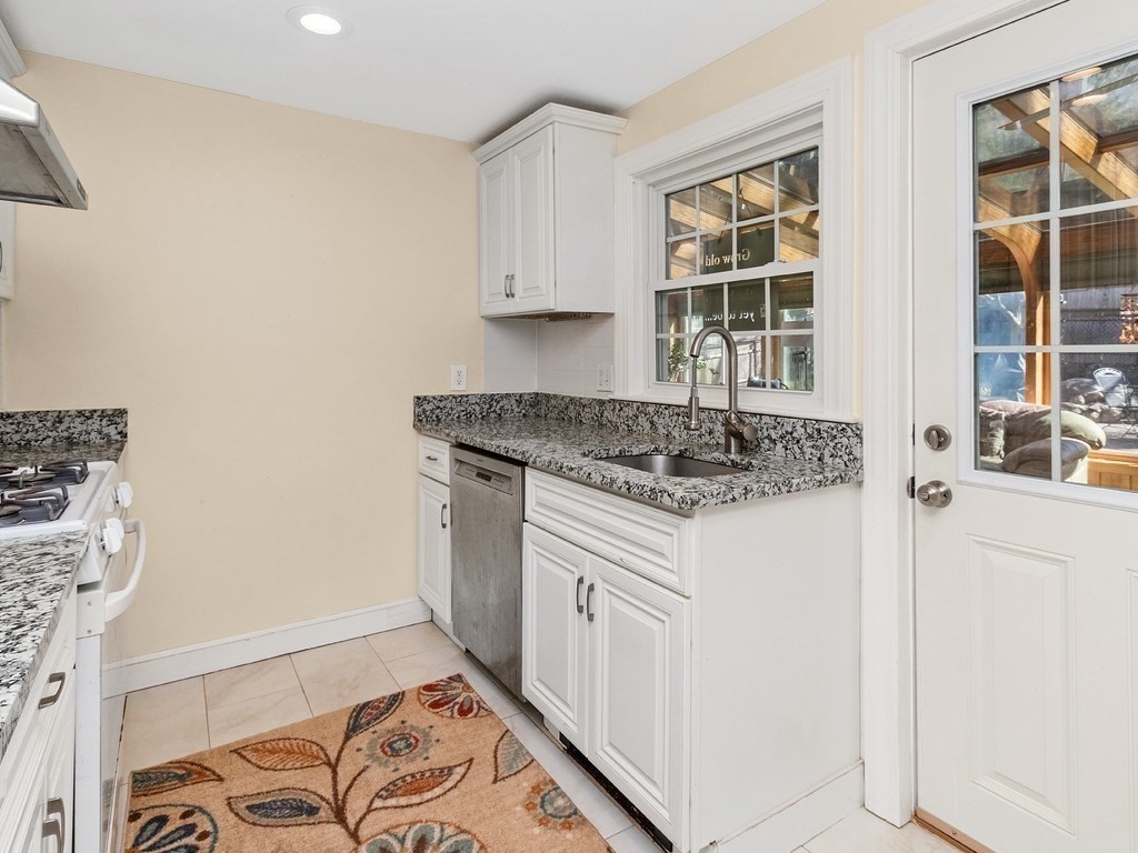 6 Virginia Road Waltham, MA 02453 - Photo 8 of 39