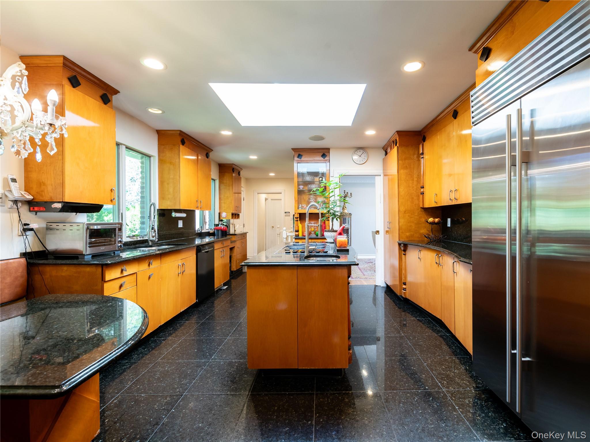 13 Lighthouse Road Great Neck, NY 11024 - Photo 14 of 34