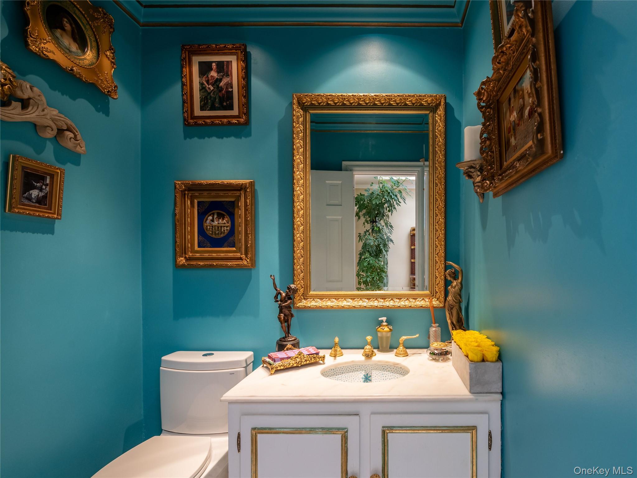 13 Lighthouse Road Great Neck, NY 11024 - Photo 16 of 34