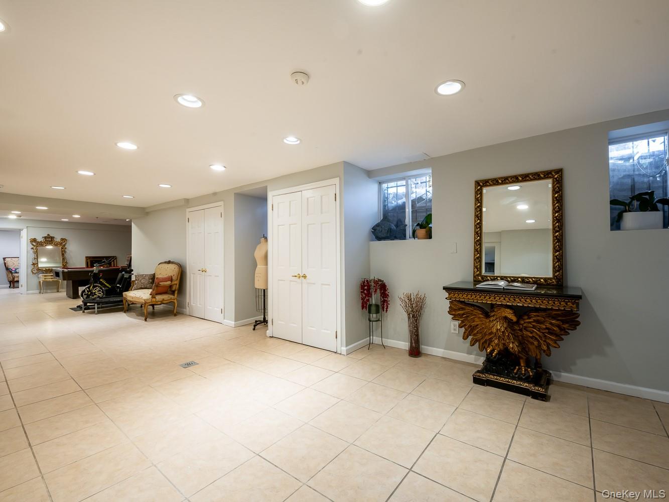 13 Lighthouse Road Great Neck, NY 11024 - Photo 25 of 34