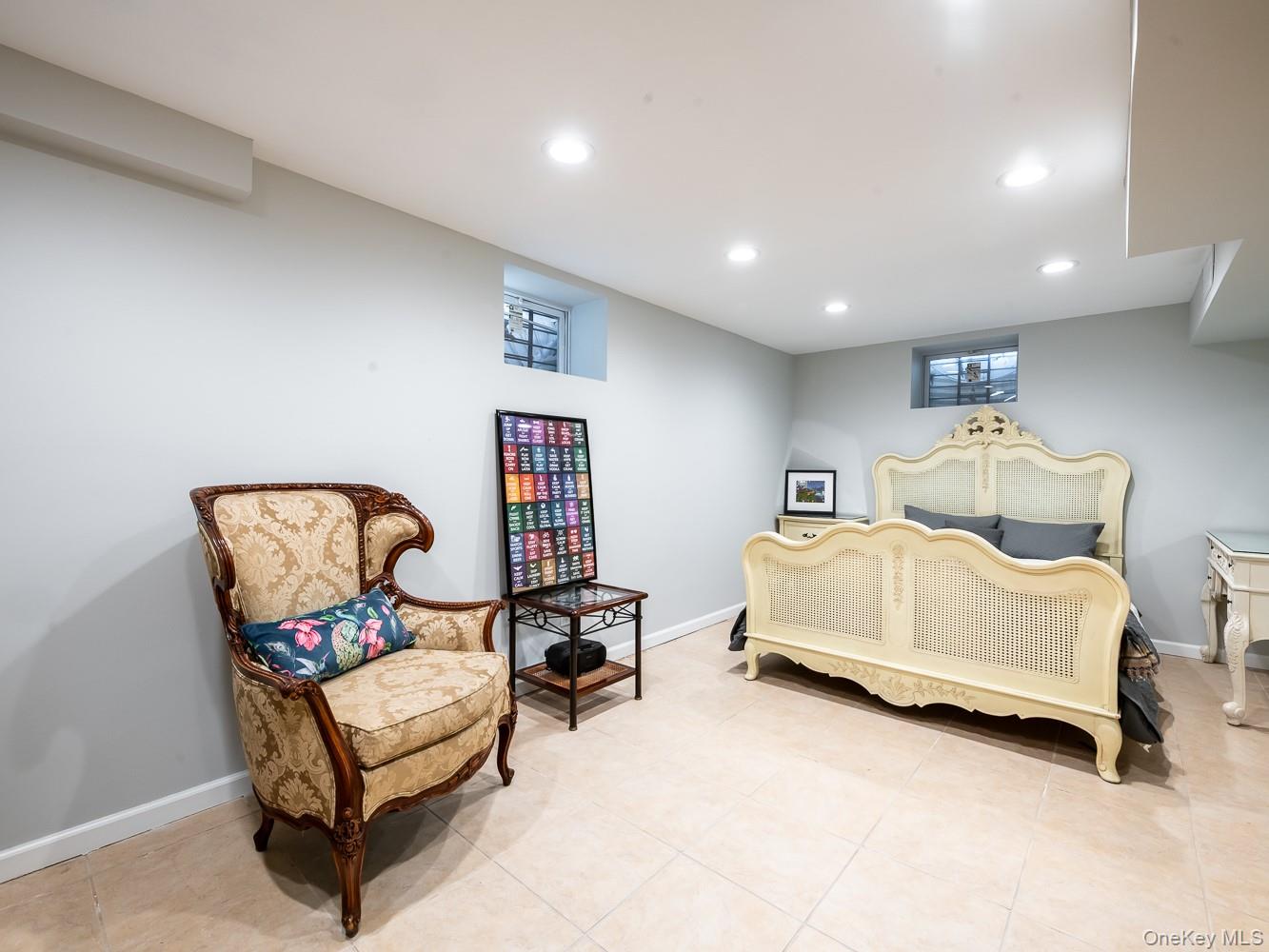 13 Lighthouse Road Great Neck, NY 11024 - Photo 27 of 34