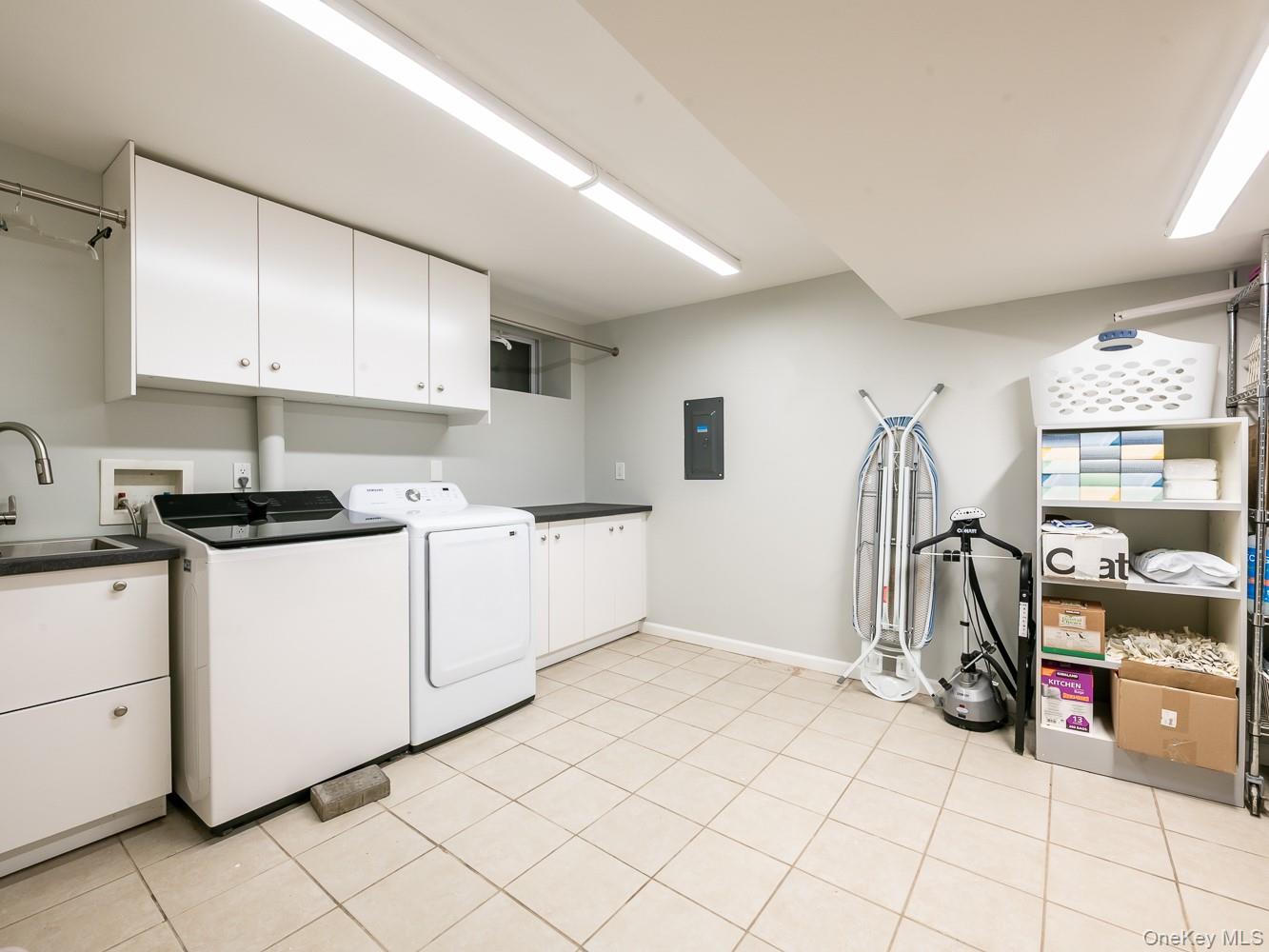 13 Lighthouse Road Great Neck, NY 11024 - Photo 29 of 34