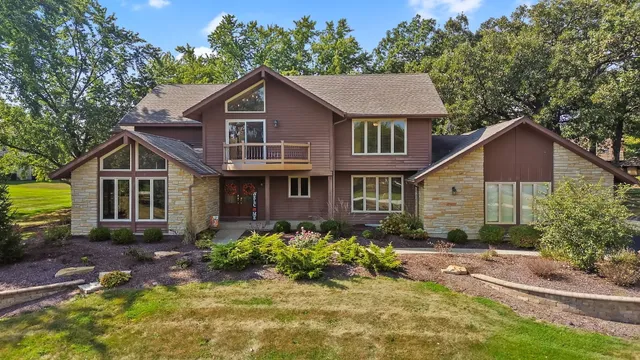 $899,900 | 27 Equestrian Way, Lemont, IL 60439