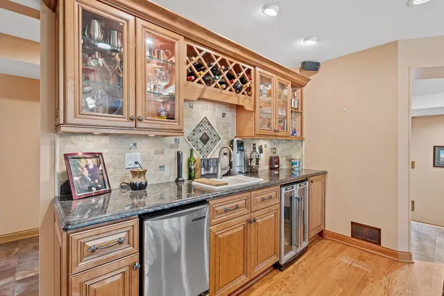 $899,900 | 27 Equestrian Way, Lemont, IL 60439