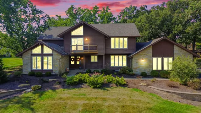 $899,900 | 27 Equestrian Way, Lemont, IL 60439
