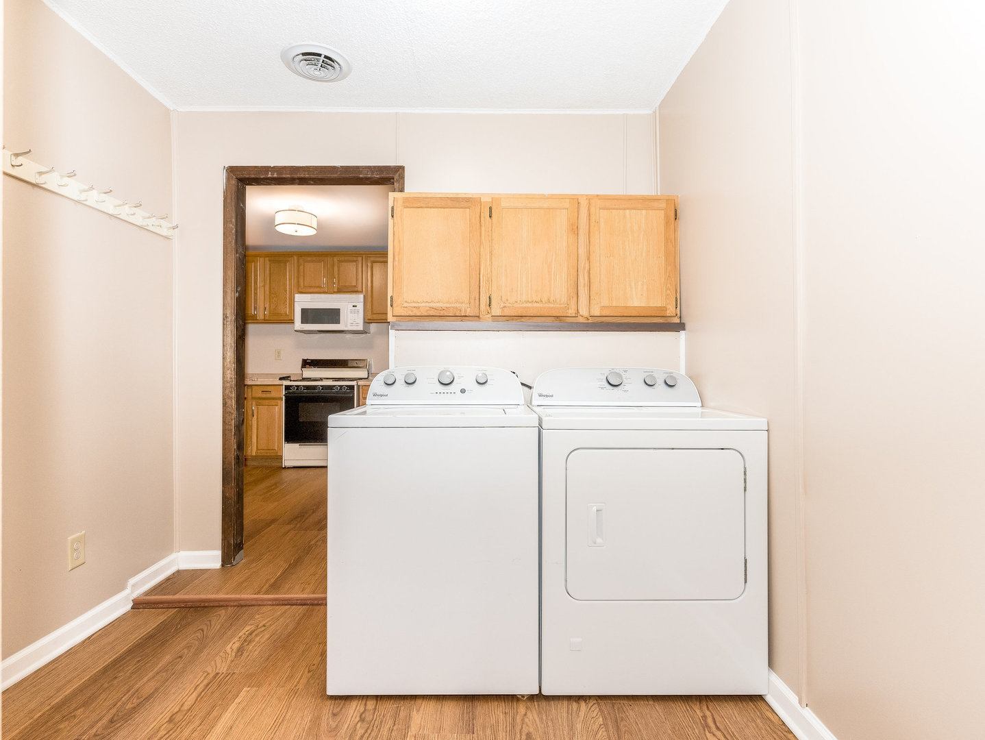 205 Luana Road Joliet, IL 60433 - Photo 9 of 13 a utility room with dryer and washer