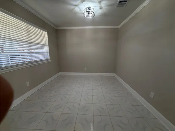 a view of empty room with window