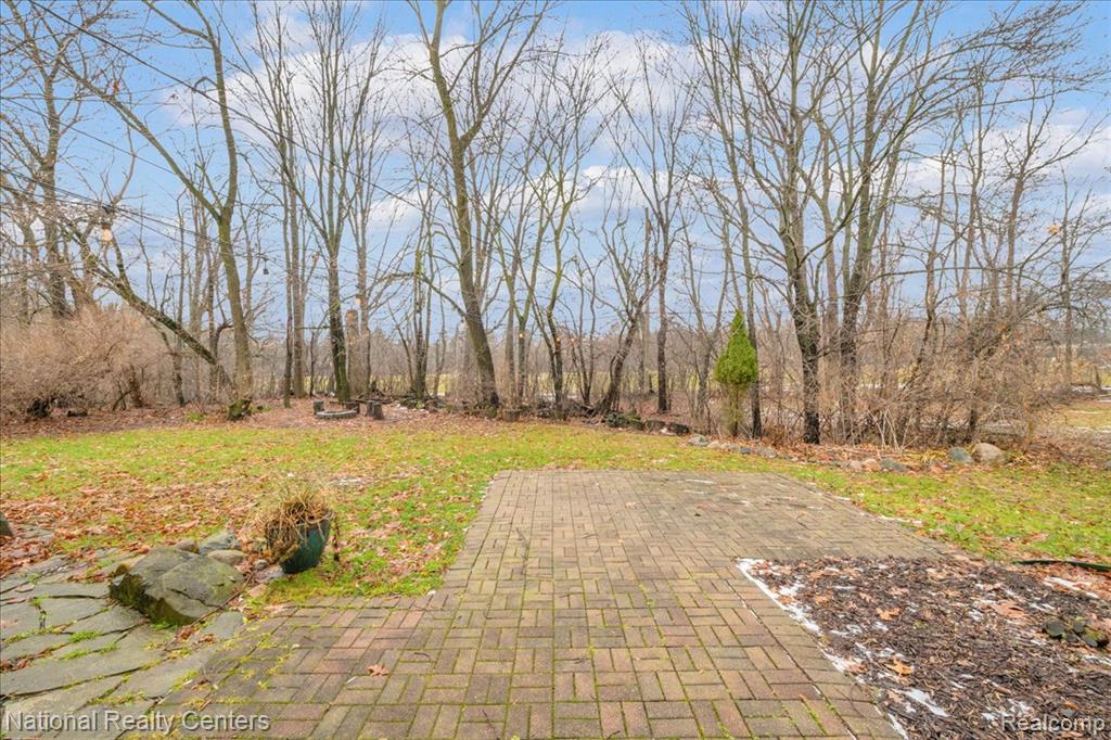 28701 Summerwood Road Farmington, MI 48334 - Photo 22 of 25 Gallery Image 22