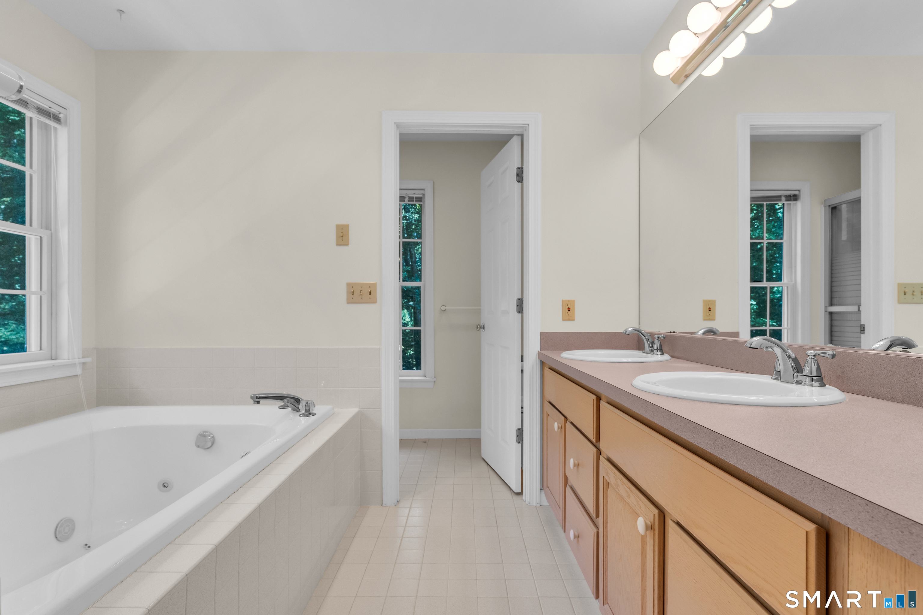 46 Spring Rock Road East Lyme, CT 06333 - Photo 18 of 40