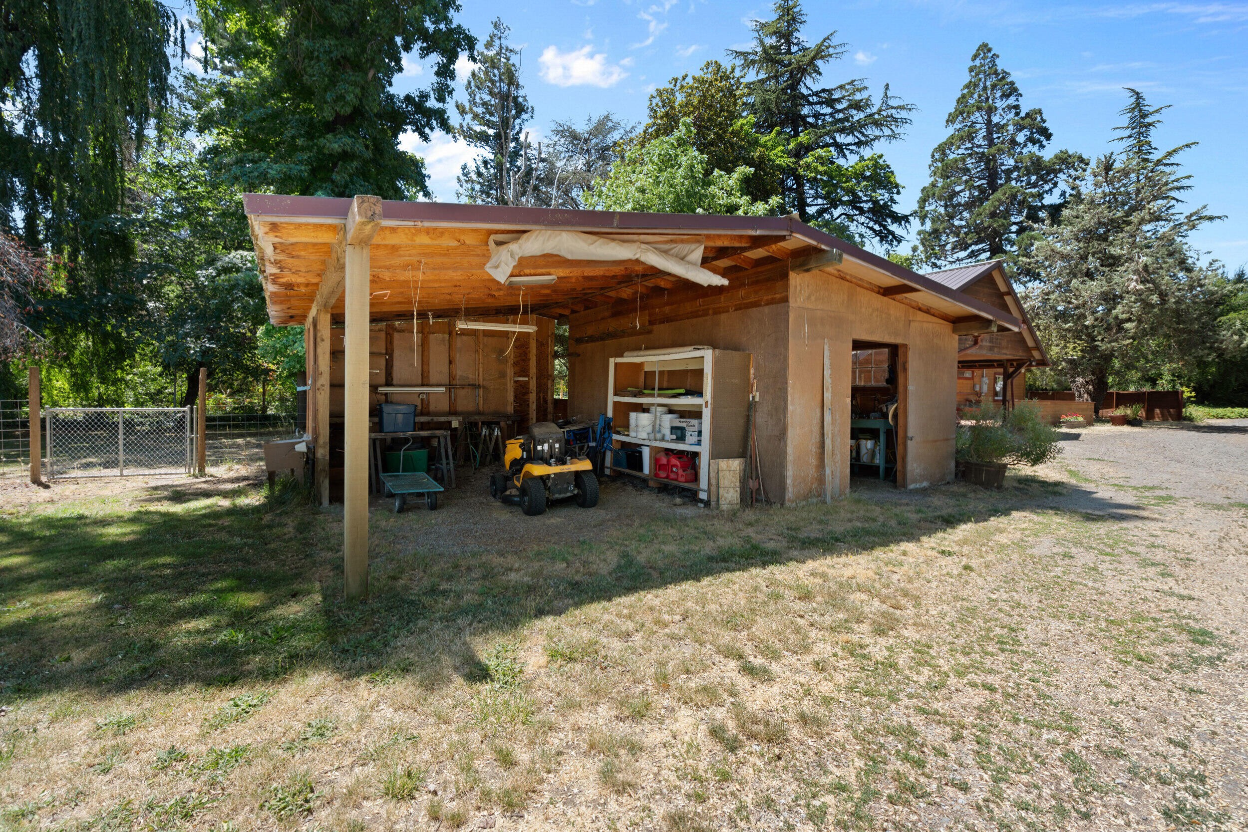 2958 Freeland Road Central Point, OR 97502 - Photo 39 of 84 2958 freeland rd, central point-12