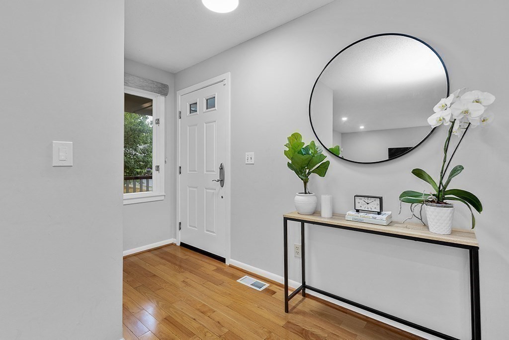 41 Murray Road, Unit 41 Newton, MA 02465 - Photo 3 of 29