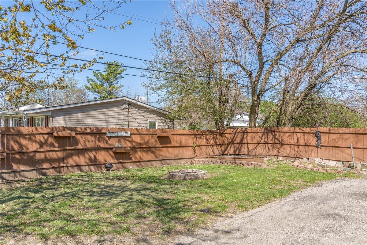 1638-1640 Smith Road Columbus, OH 43207 - Photo 18 of 23 25-Five Acres Media - 1638-1640 Smith Rd