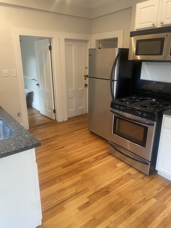 31 Prospect Street, Unit 3 Marblehead, MA 01945 - Photo 5 of 23