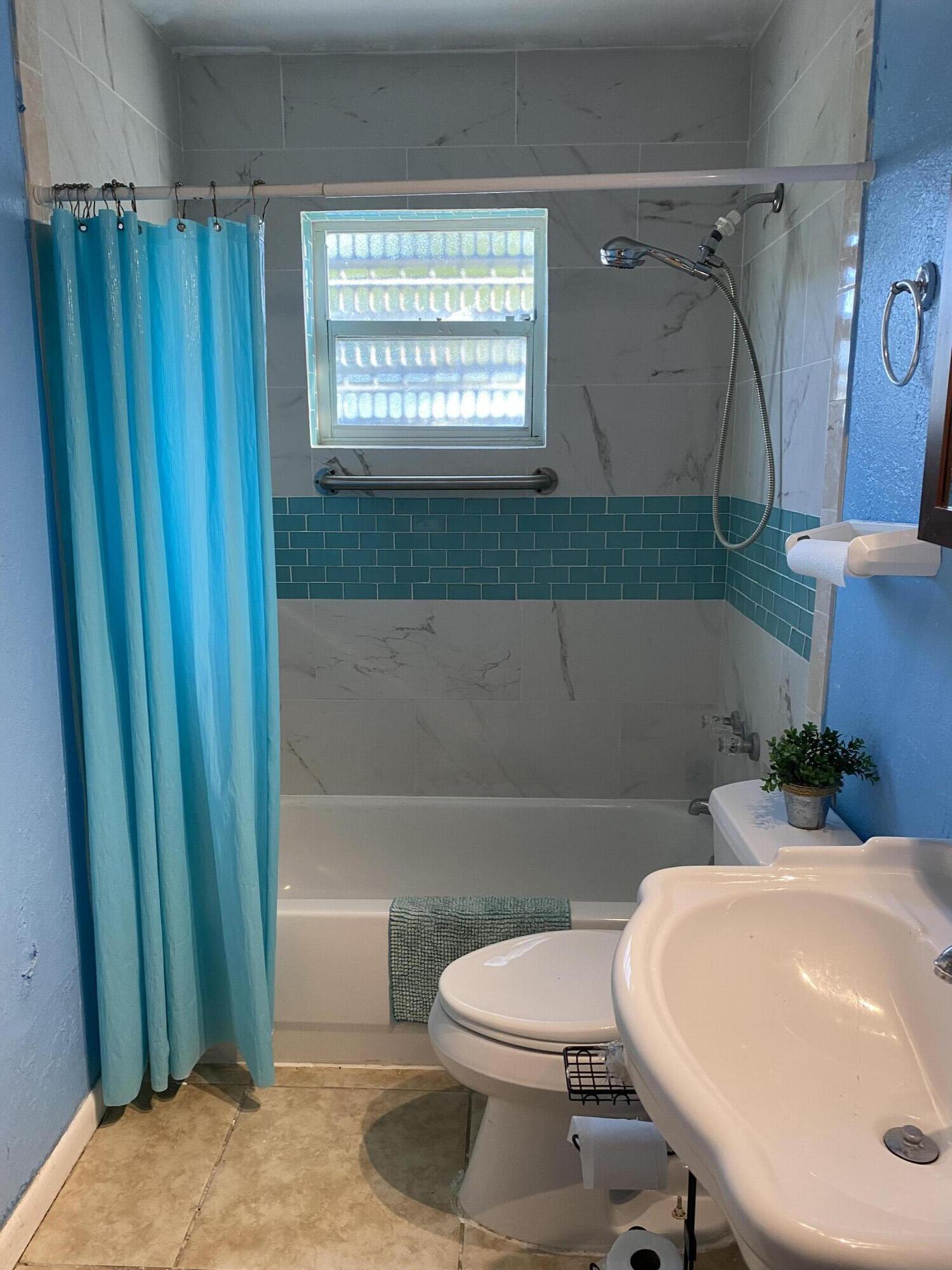 1357 West 34th Street Riviera Beach, FL 33404 - Photo 7 of 11 IMG-1790