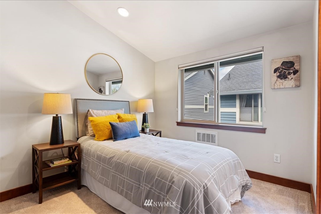 916 North 39th Street Seattle, WA 98103 - Photo 13 of 30