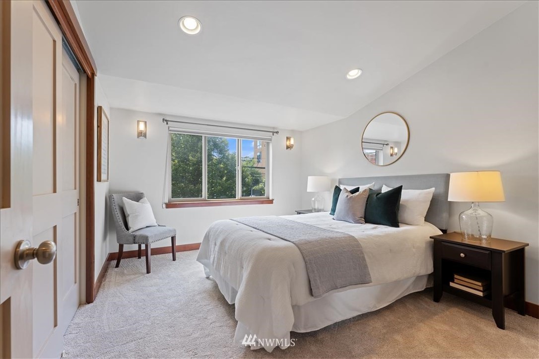 916 North 39th Street Seattle, WA 98103 - Photo 17 of 30