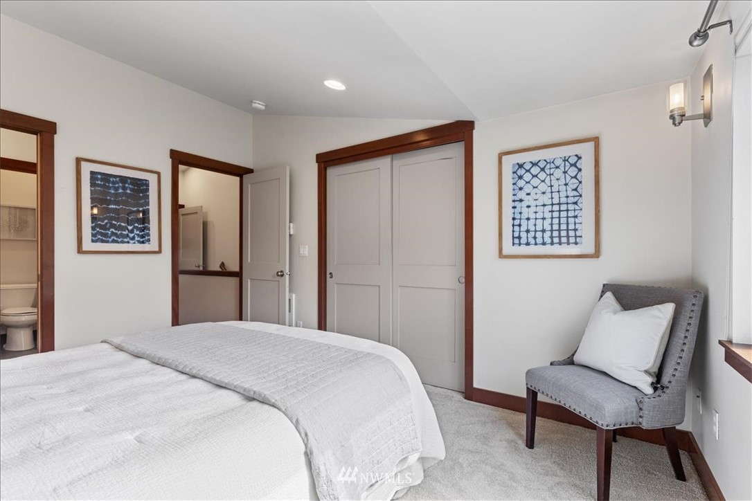 916 North 39th Street Seattle, WA 98103 - Photo 18 of 30