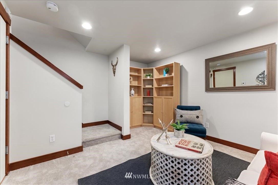 916 North 39th Street Seattle, WA 98103 - Photo 23 of 30