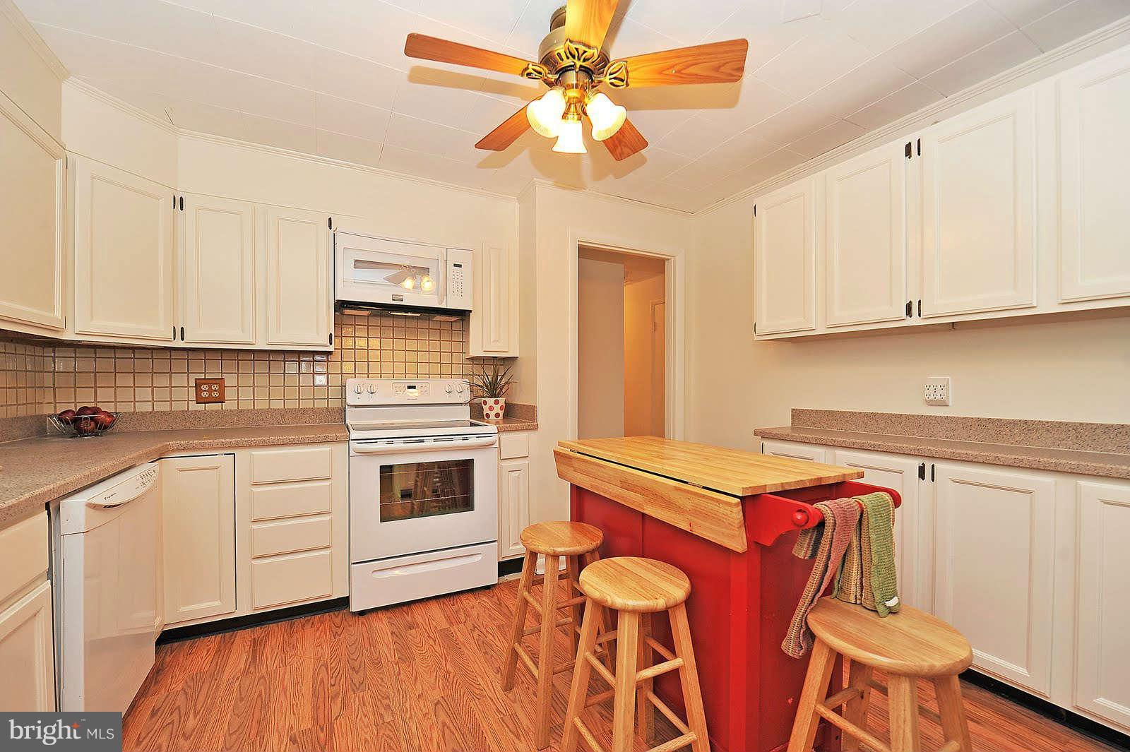 2328 Windsor Road Alexandria, VA 22307 - Photo 12 of 27 Kitchen