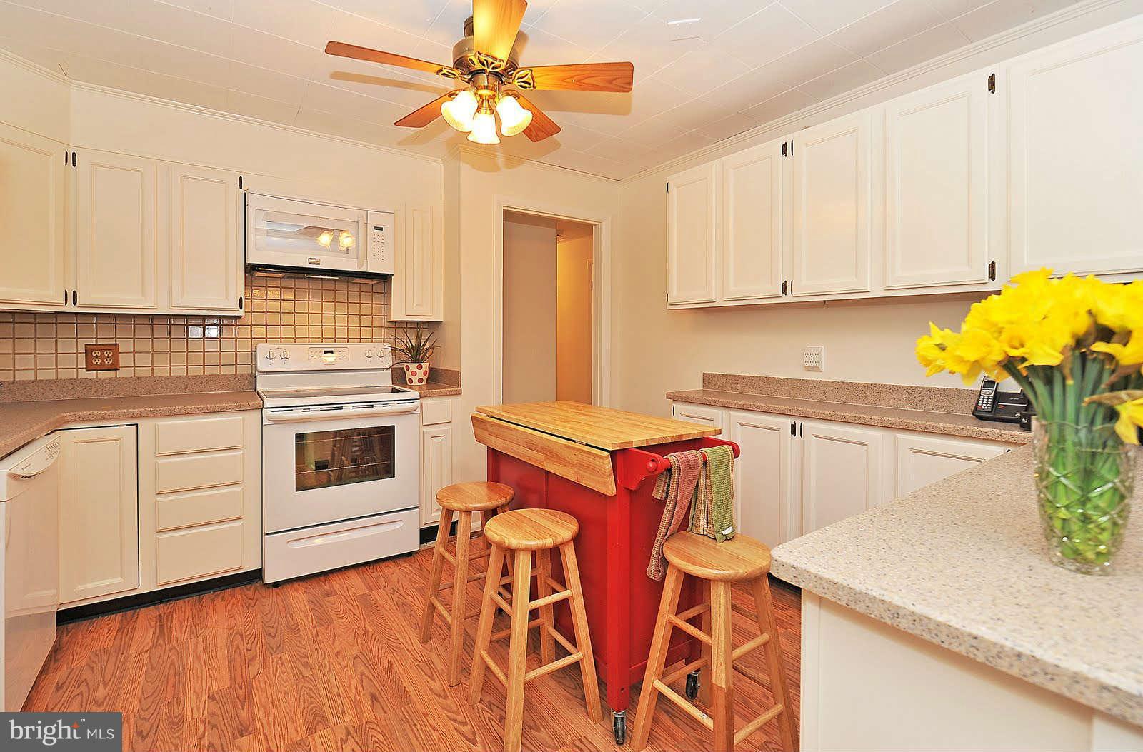 2328 Windsor Road Alexandria, VA 22307 - Photo 13 of 27 Kitchen