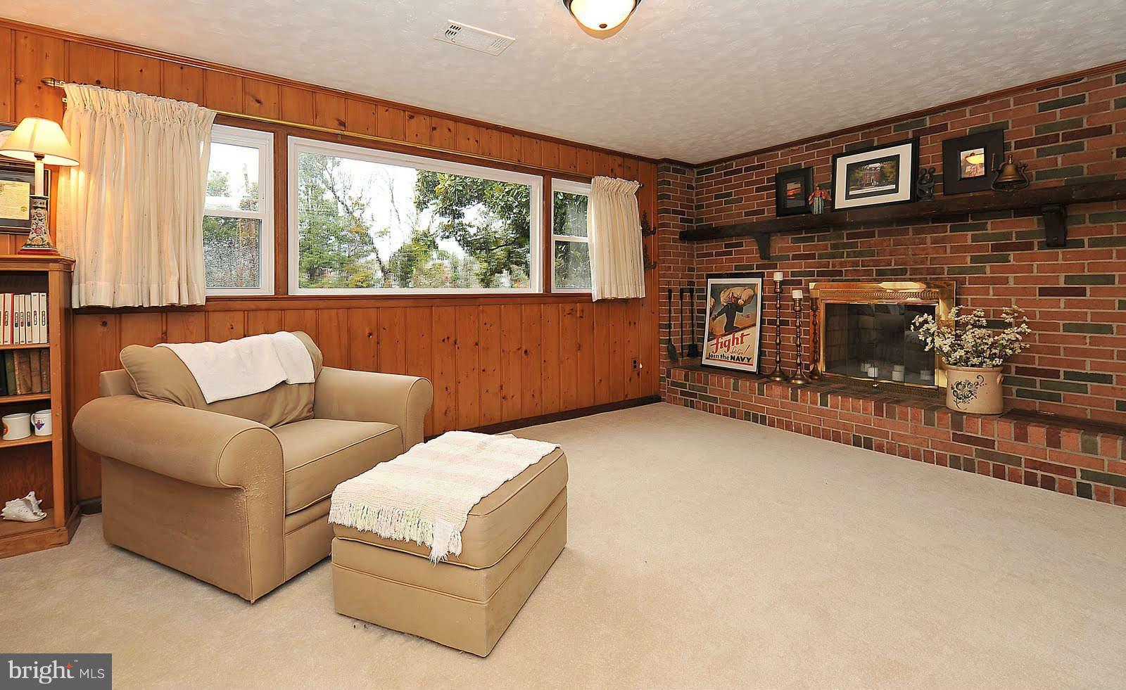2328 Windsor Road Alexandria, VA 22307 - Photo 20 of 27 Family Room