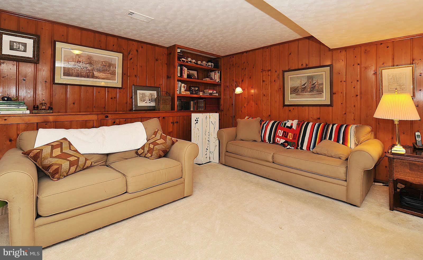 2328 Windsor Road Alexandria, VA 22307 - Photo 21 of 27 Family Room