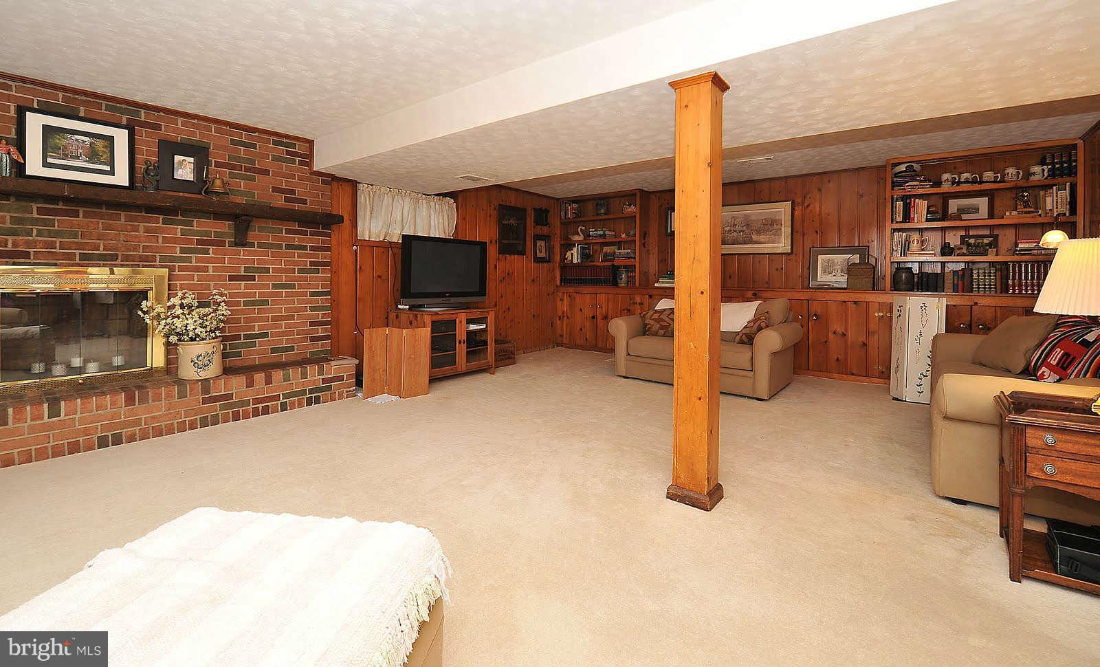 2328 Windsor Road Alexandria, VA 22307 - Photo 22 of 27 Family Room