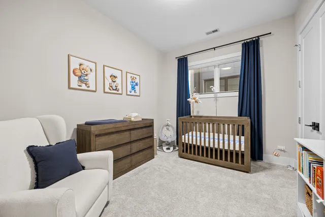 $800,000 | 2745 West Lawrence Avenue, Unit 3W, Chicago, IL 60625